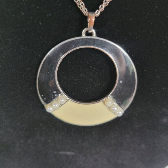 White House Black Market Silver-Tone Pearl Pendant Necklace - Picture 2 of 4